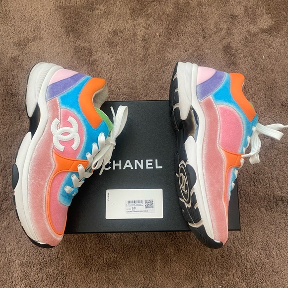 L@@K ! CHANEL MULTI COLOR SNEAKER SZ 40 - Picture 3 of 8
